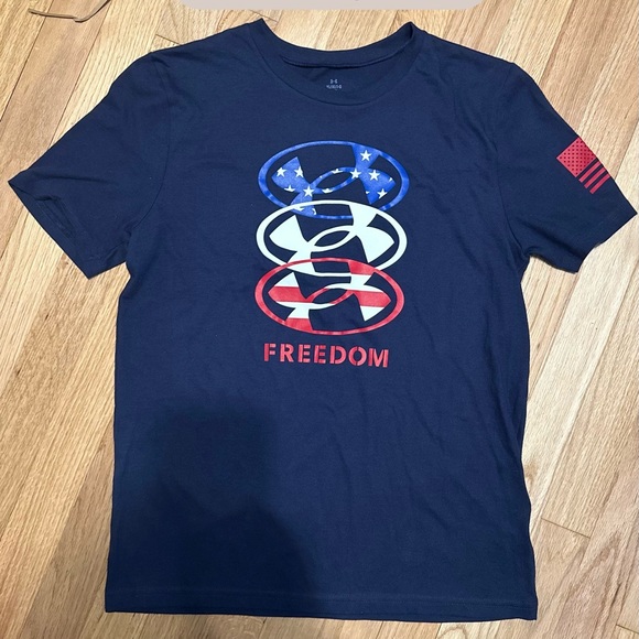 Under Armour Other - Under Armour Navy Graphic 'Freedom' Short Sleeve Tee
